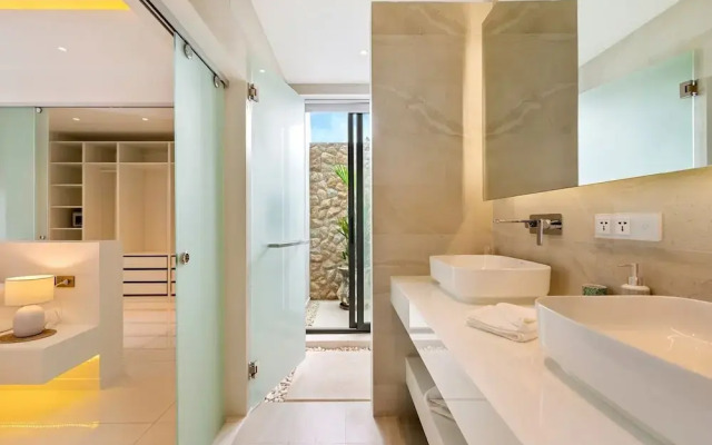 Beautiful 4 Bedroom Luxury Villa with Sea Views - KBR2