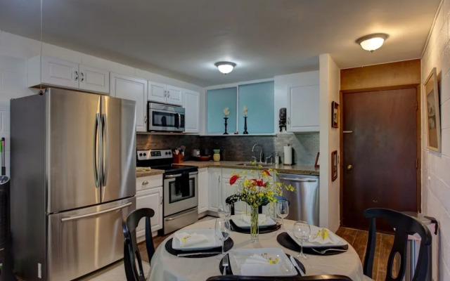 Maluhia Kahakai 2 Bedroom Condo by RedAwning