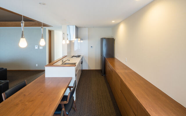 Condominium T-Room