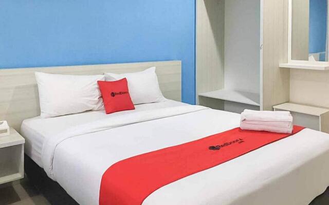 RedDoorz Plus @ Panorama Villas Batu