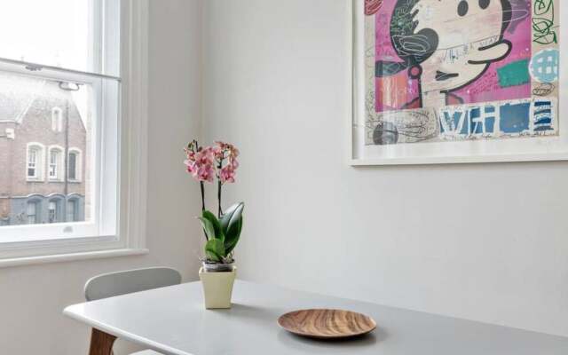 Modern & Chic 2bed Hampstead Duplex 1 min to Tube