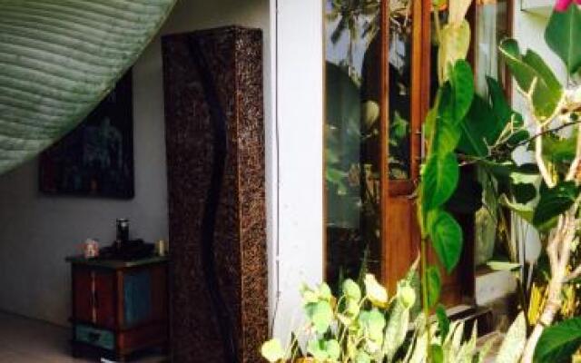 Ona House