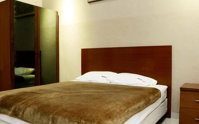 RedDoorz near Balai Kota Surabaya