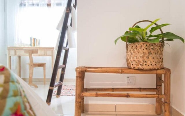 Balik Pulau BookLodge B&B