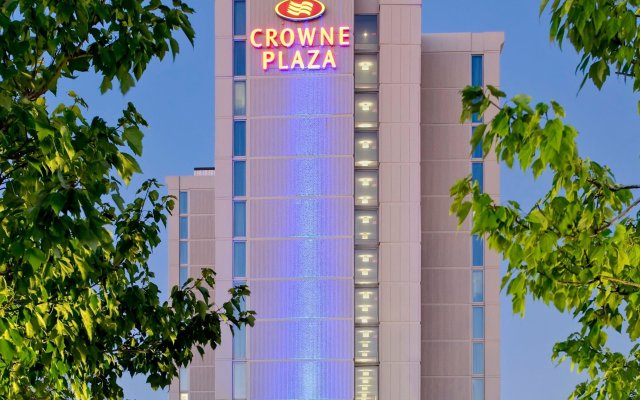 Crowne Plaza Chicago Ohare Hotel & Conf Ctr, and IHG Hotel