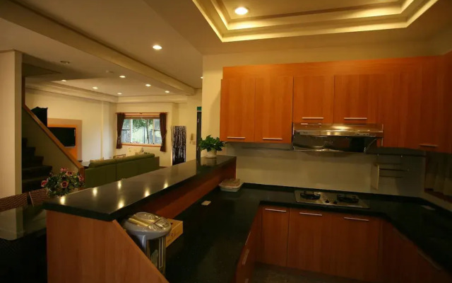 Deep Breathing B&B Toyotomi Hideyoshi Gallery