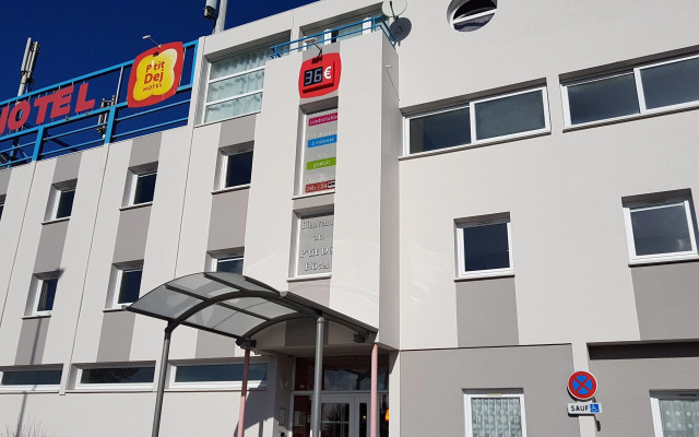 The Originals Access, Hôtel les Iris