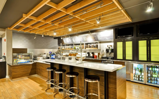 Courtyard by Marriott Jacksonville Airport