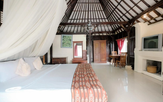 Resto Apung and Bungalow Kedisan Batur Lake View RedPartner