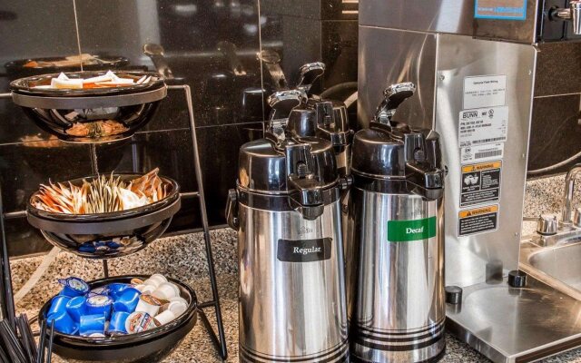 Econo Lodge Richmond Hill