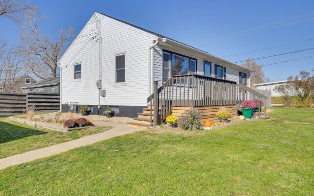 Pet-friendly Hiawatha Retreat w/ Private Yard!