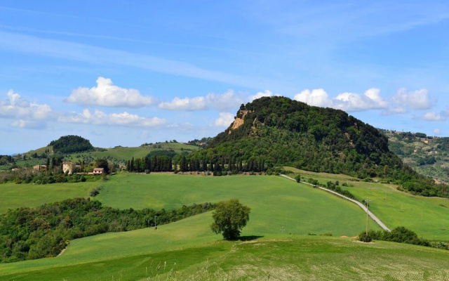 Apartment With one Bedroom in Volterra, With Wonderful Mountain View,