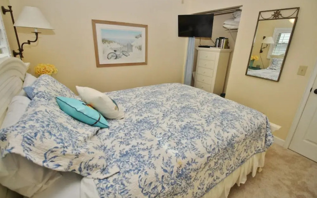 Sea Coast Gardens III 414