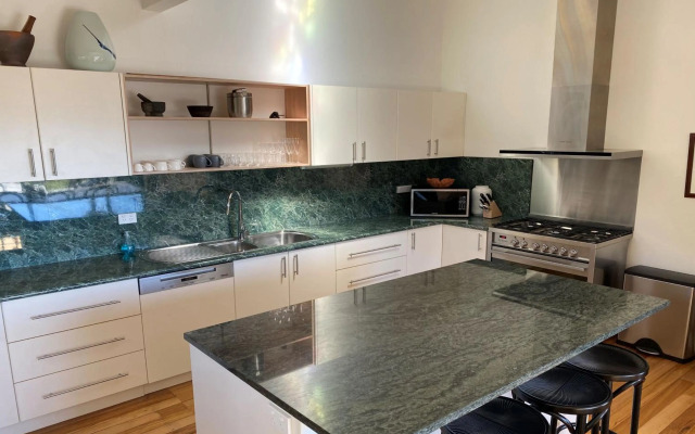 HIDDEN HAVEN Binalong Bay