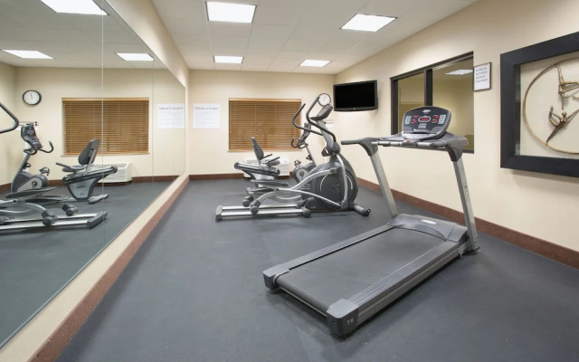 Holiday Inn Express Hotel & Suites Truth