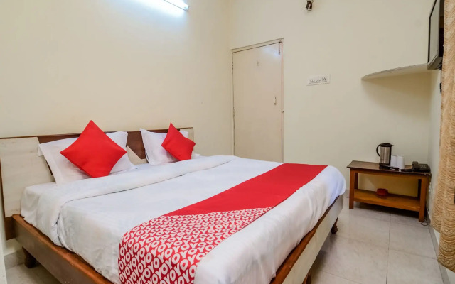 OYO 18825 Hotel Akshey