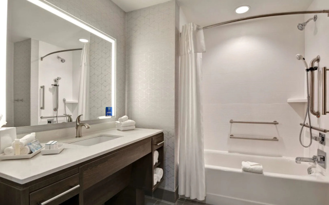 Home2 Suites by Hilton Savannah Midtown, GA