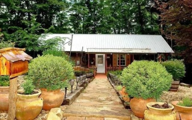 Enchanted - 1 Bedrooms, 1 Baths, Sleeps 2 Cabin by Redawning