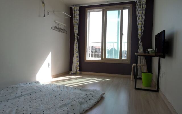 2013 Guesthouse