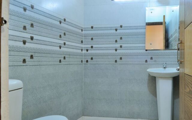 Hotel lahorimal Deluxe Paharganj