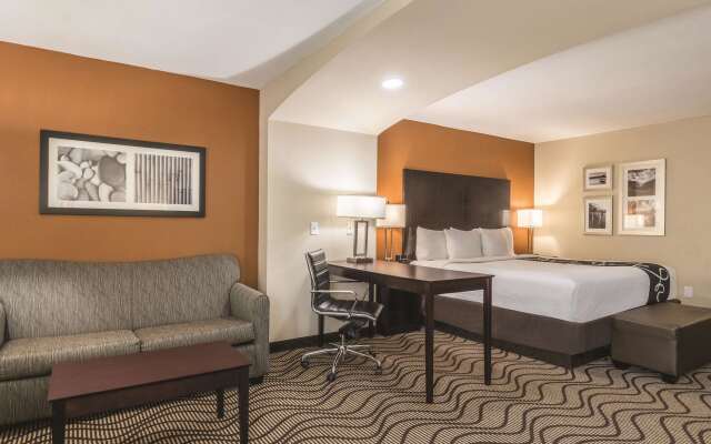 La Quinta Inn & Suites by Wyndham Knoxville Papermill