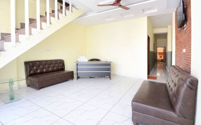 Oyo 22993 Hotel Ozas Grand