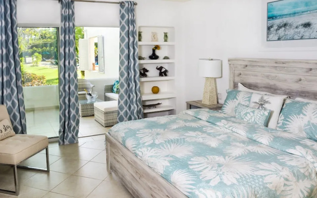 Royal Glitter Bay Villas