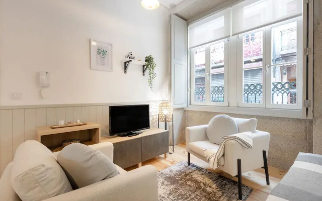 Sol Modern Studio at Batalha Metro