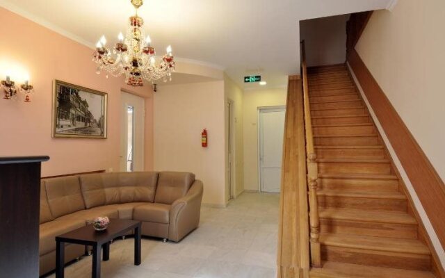 Albert House Hotel and Tours