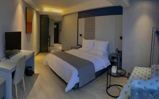 LanOu Hotel Guiyang High-Speed Railway North Station