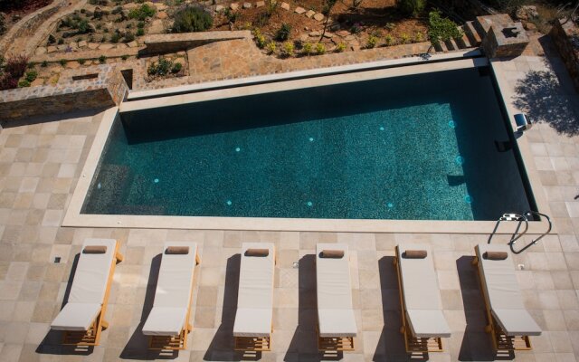 Luxury Villa With Stunning Views in Agios Nikolaos