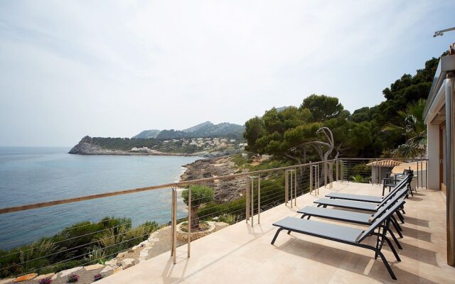 Mallorca front line property sea access