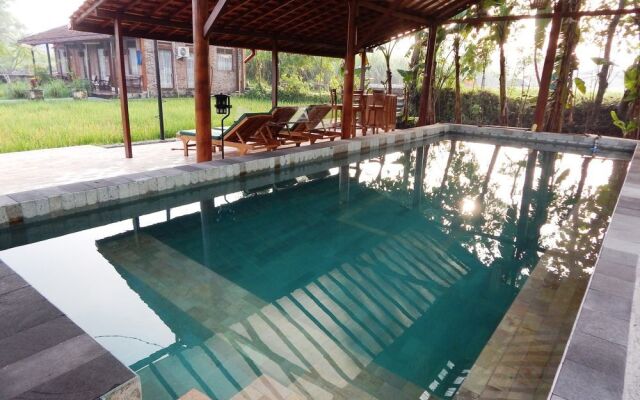 Alamanda Villa's Rooms & Adventure