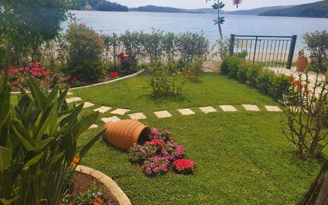 Daglas Beach House at Nidri