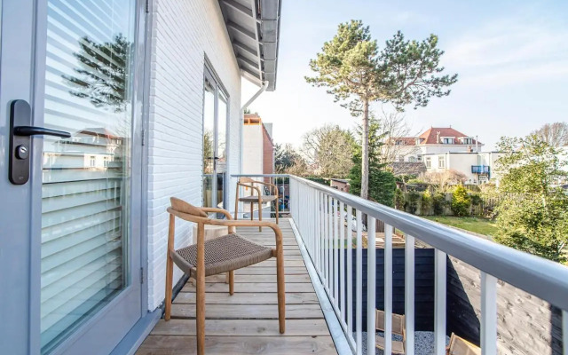 Marley’s Beachhouse - Luxury Guest Room with balcony