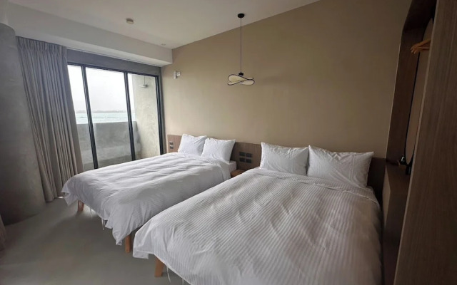 SomeWhere Inn