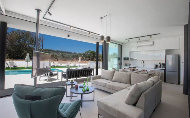 Protaras Elite Pearl Villa Ep14