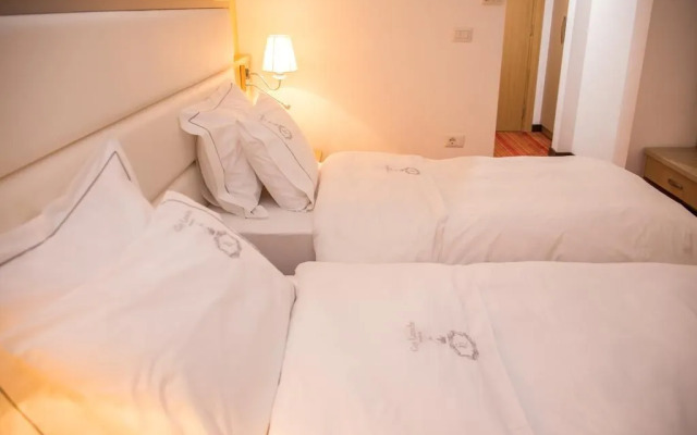 Santa Quaranta Premium Resort