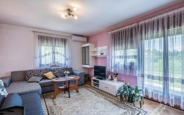 Beautiful Home in Pula With Wifi and 2 Bedrooms