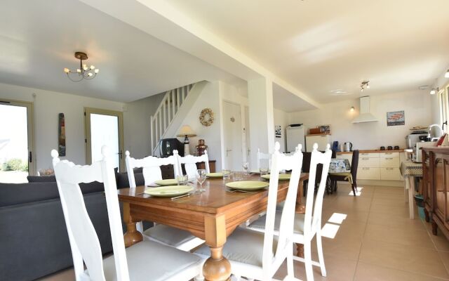 Luxurious Holiday Home in Plouhinec Near Sea