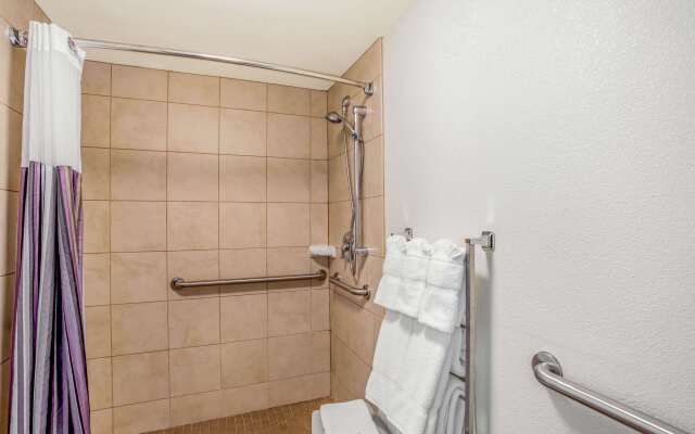 La Quinta Inn & Suites by Wyndham Danbury