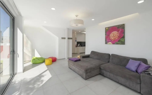 Casa Strelitzia by An Island Apart