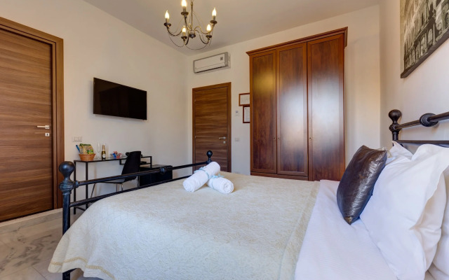 Little Rhome Suites