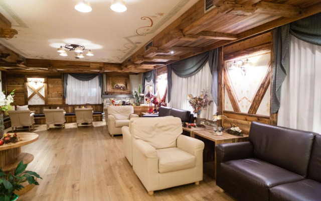 AlpHoliday Dolomiti Wellness