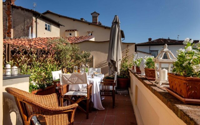 Casa Luca in Lucca With 2 Bedrooms and 2 Bathrooms
