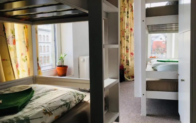 Tree House HOSTEL
