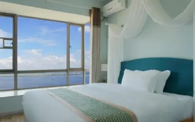 HELLO Sea View Hotel (Sunshine Coast Store)