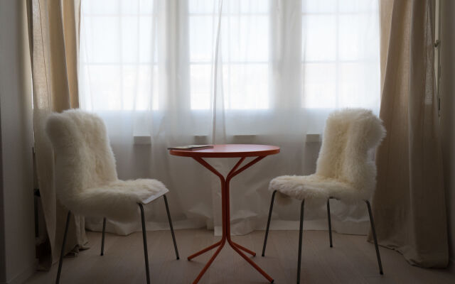 Paradeplatz Apartment by Airhome