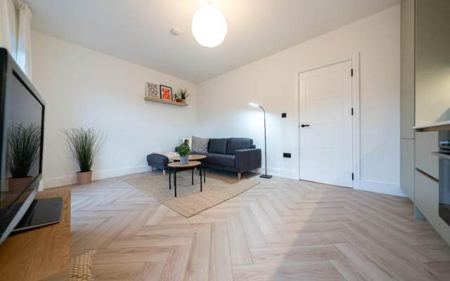 The Battersea Place - Charming 4bdr Flat