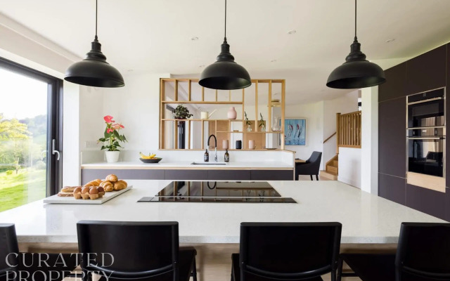 Stunning 5 Bedroom New Build With Amazing Views